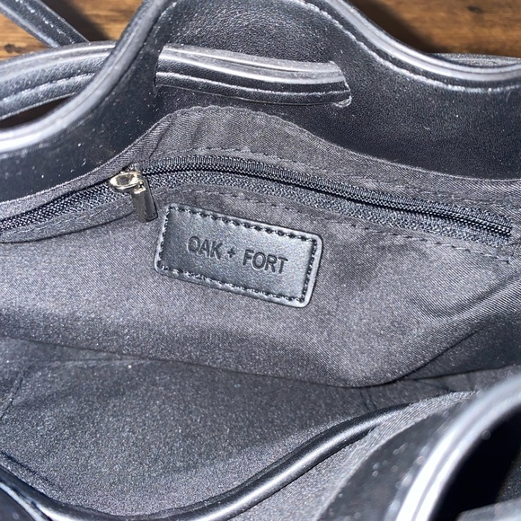 Oak And Fort shoulder bag in black color - Picture 4 of 9